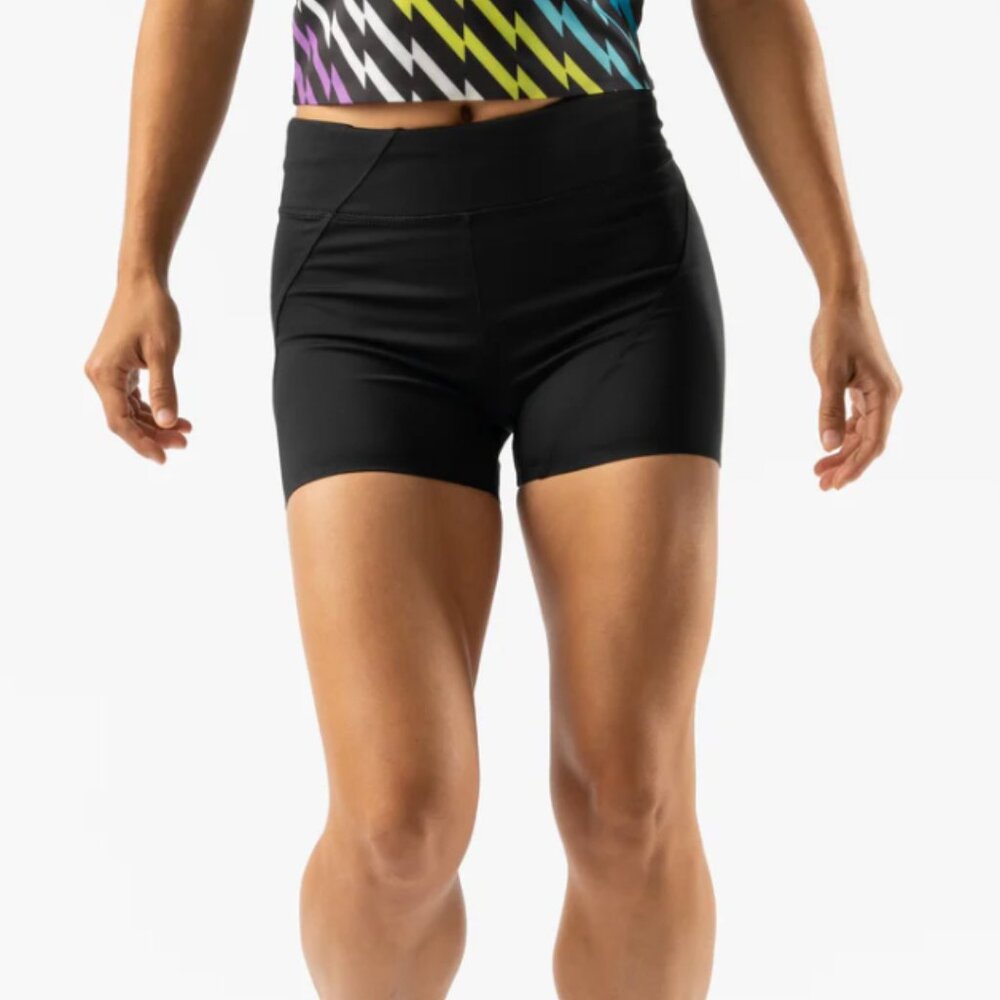 rabbit Tie Breaker 2.5" short - M - NWT